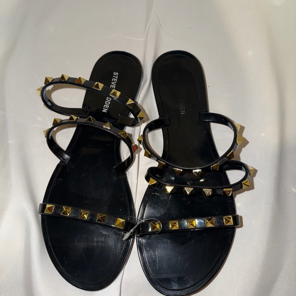 Steve Madden Black Studded Jelly Sandals Gold Studs Size 7 - Picture 2 of 3